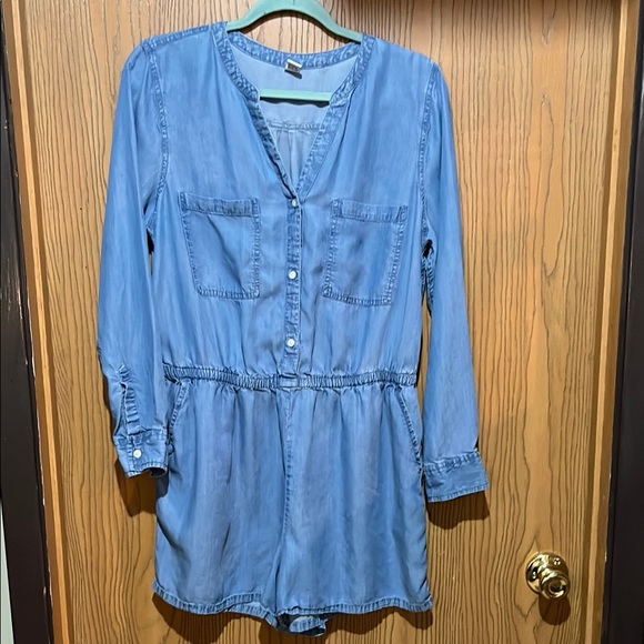 Old Navy Pants - Old Navy Women’s romper!